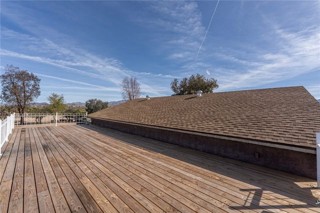 14158 S Calabasas Road, Yucca, AZ 86438