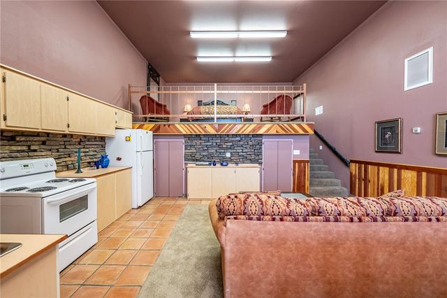 14158 S Calabasas Road, Yucca, AZ 86438