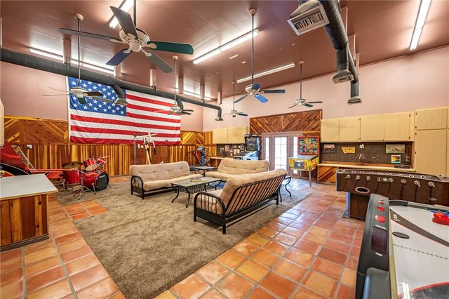 14158 S Calabasas Road, Yucca, AZ 86438