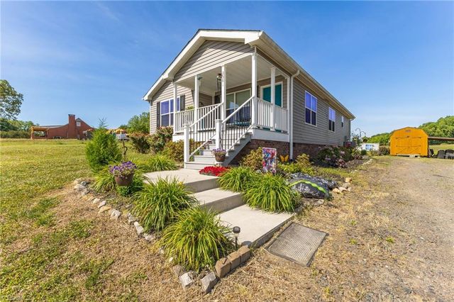 2281 Farmington Road, Mocksville, NC 27028