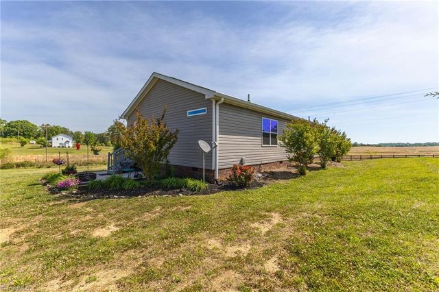 2281 Farmington Road, Mocksville, NC 27028