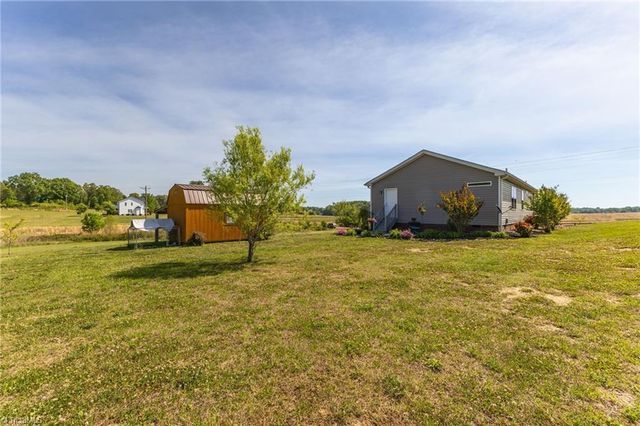 2281 Farmington Road, Mocksville, NC 27028