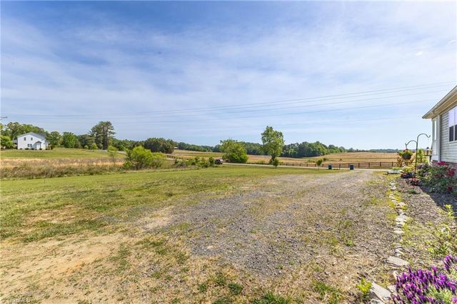 2281 Farmington Road, Mocksville, NC 27028