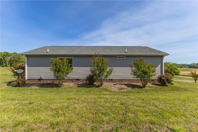 2281 Farmington Road, Mocksville, NC 27028