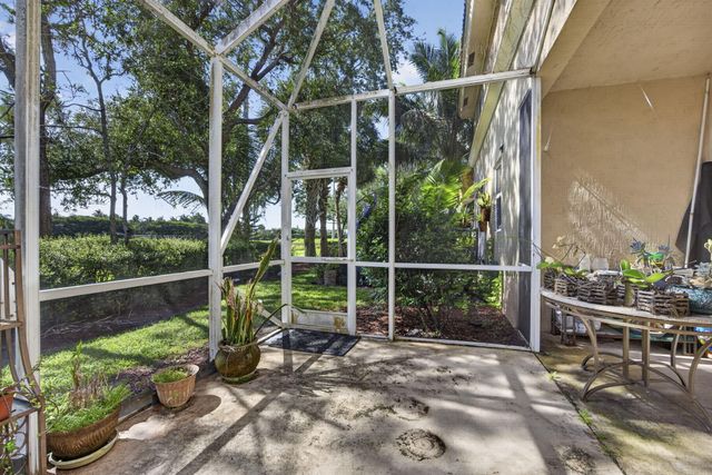333 River Bluff Lane, Royal Palm Beach, FL 33411