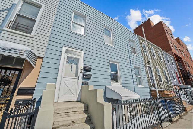 287 23RD Street, New York City, NY 11215