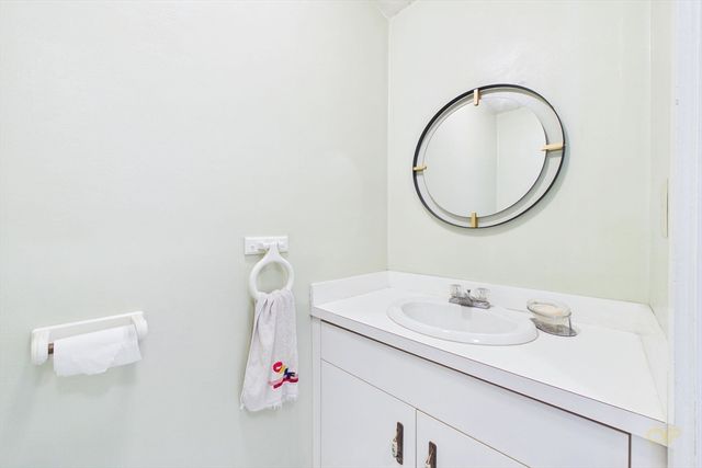 663 Wareham Street 11, Middleboro, MA 02346
