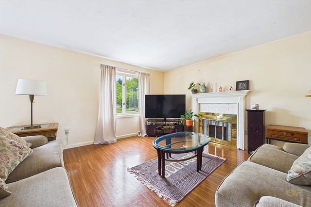 663 Wareham Street 11, Middleboro, MA 02346