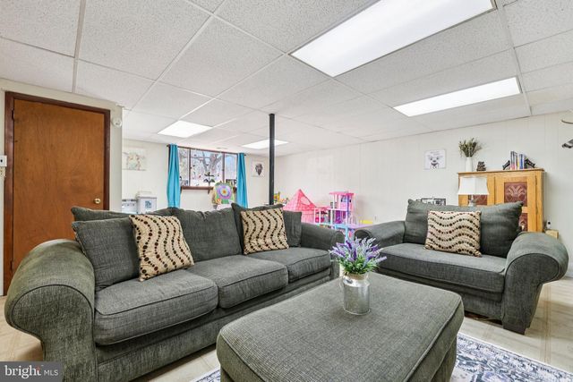 2438 EBBVALE RD, Manchester, MD 21102