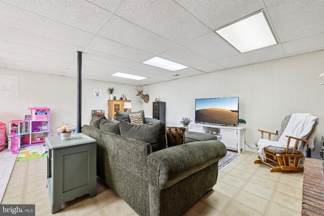 2438 EBBVALE RD, Manchester, MD 21102