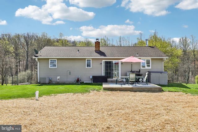 2438 EBBVALE RD, Manchester, MD 21102