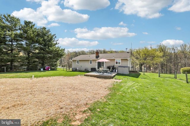 2438 EBBVALE RD, Manchester, MD 21102