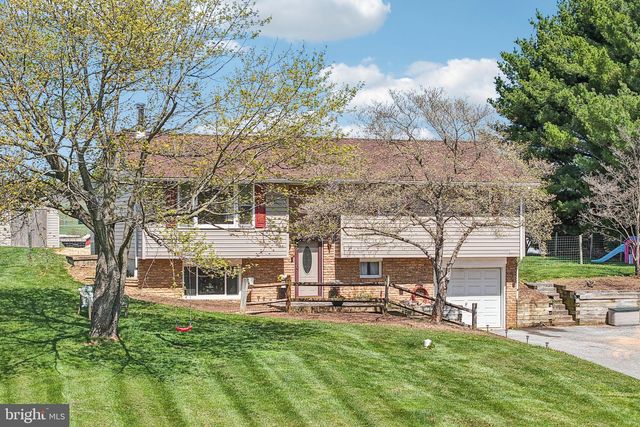 2438 EBBVALE RD, Manchester, MD 21102