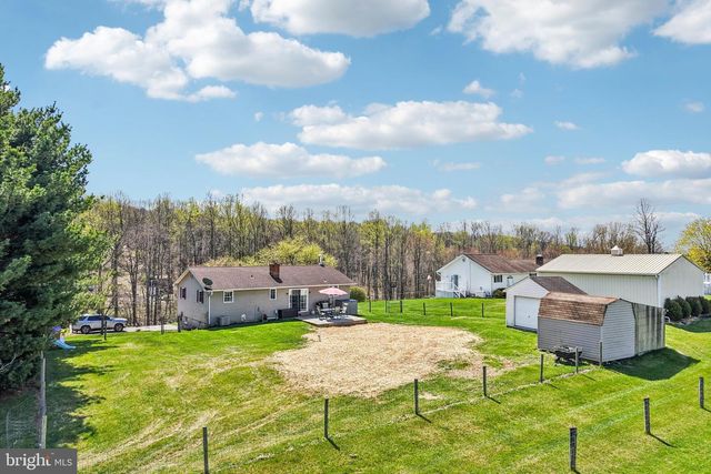 2438 EBBVALE RD, Manchester, MD 21102