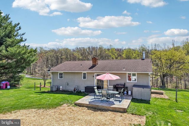 2438 EBBVALE RD, Manchester, MD 21102