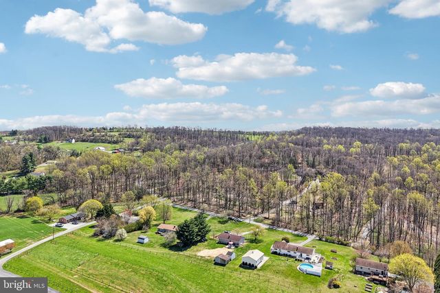 2438 EBBVALE RD, Manchester, MD 21102