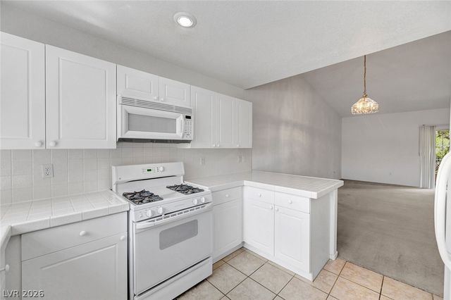 10552 Pine Pointe Avenue 204, Las Vegas, NV 89144