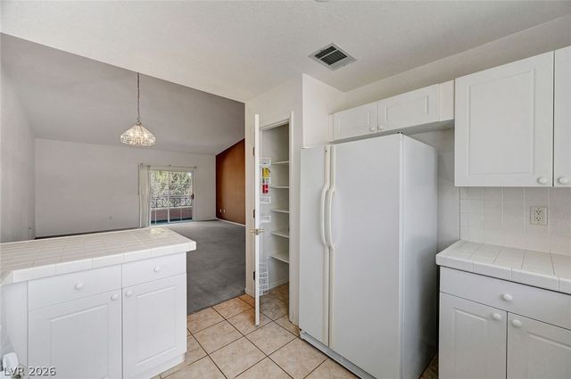 10552 Pine Pointe Avenue 204, Las Vegas, NV 89144