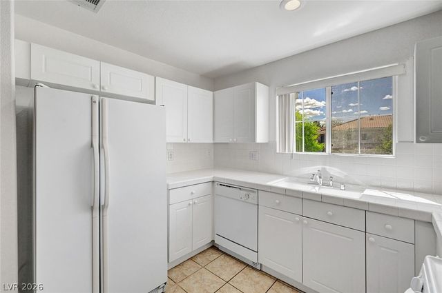 10552 Pine Pointe Avenue 204, Las Vegas, NV 89144