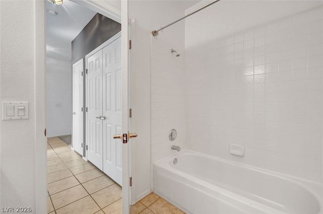 10552 Pine Pointe Avenue 204, Las Vegas, NV 89144