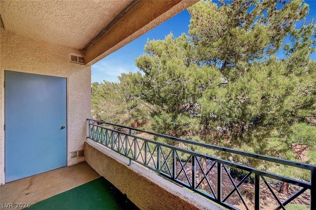 10552 Pine Pointe Avenue 204, Las Vegas, NV 89144