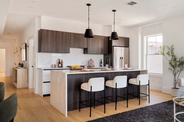 32 Condor St 6A, Boston, MA 02128