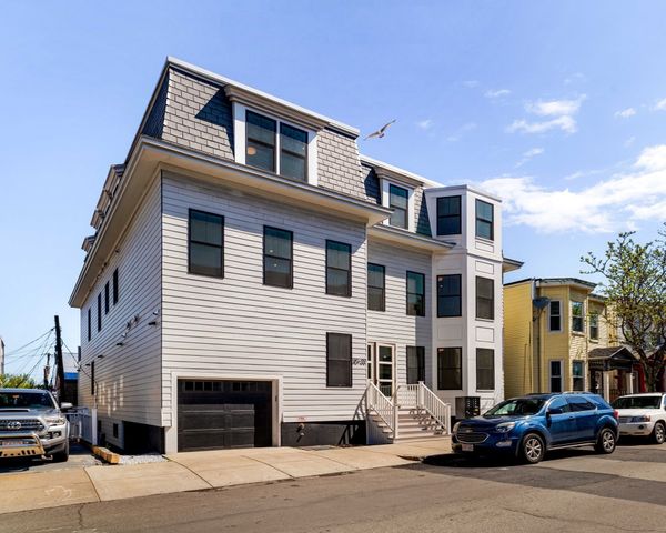 32 Condor St 6A, Boston, MA 02128