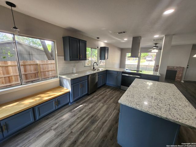 5702 valley forge, San Antonio, TX 78233