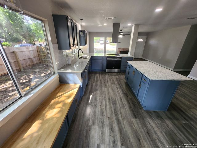 5702 valley forge, San Antonio, TX 78233