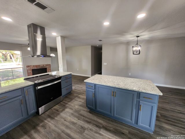 5702 valley forge, San Antonio, TX 78233