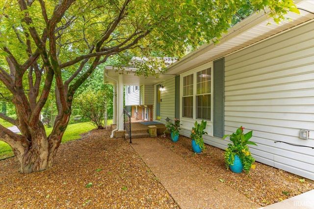 7055 Sharon Road, Newburgh, IN 47630