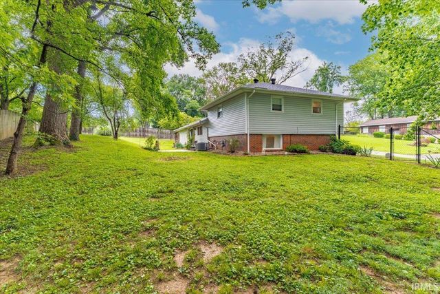 7055 Sharon Road, Newburgh, IN 47630