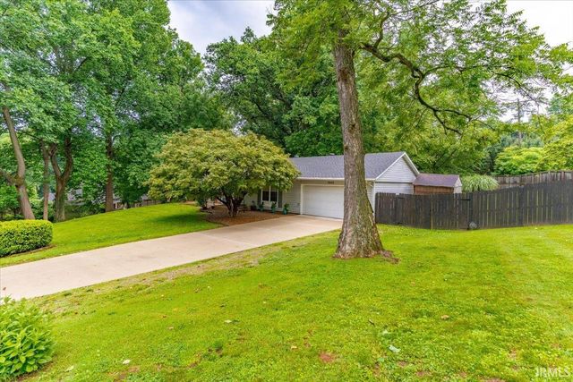 7055 Sharon Road, Newburgh, IN 47630