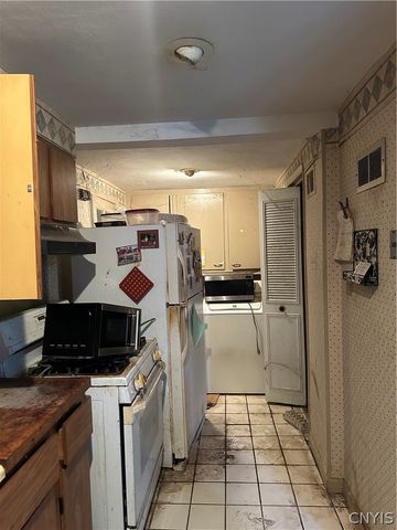 108 Byrne Place, Syracuse, NY 13205