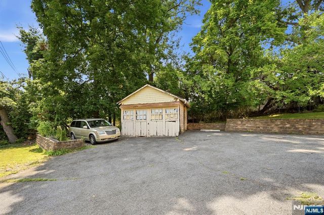 69 Linda Vista Avenue, North Haledon, NJ 07508