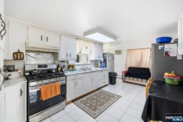 69 Linda Vista Avenue, North Haledon, NJ 07508
