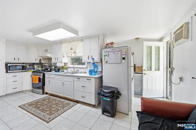 69 Linda Vista Avenue, North Haledon, NJ 07508