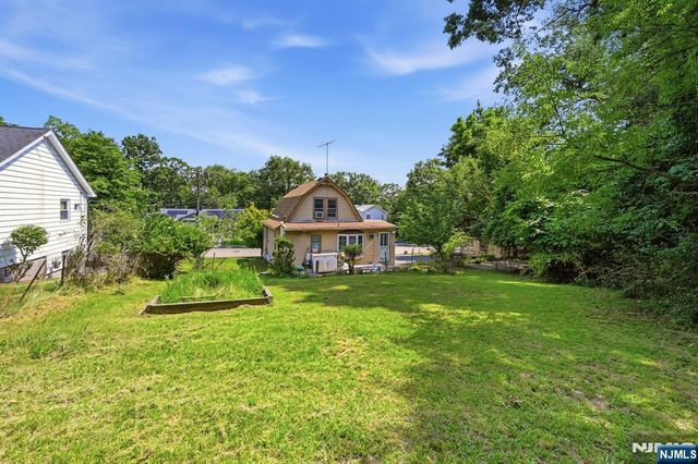 69 Linda Vista Avenue, North Haledon, NJ 07508