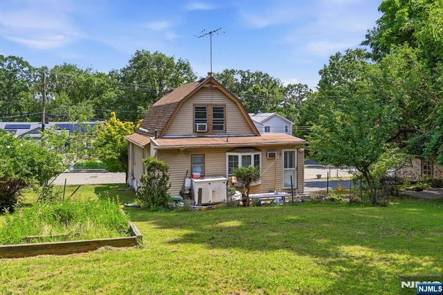 69 Linda Vista Avenue, North Haledon, NJ 07508