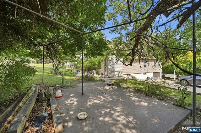 69 Linda Vista Avenue, North Haledon, NJ 07508
