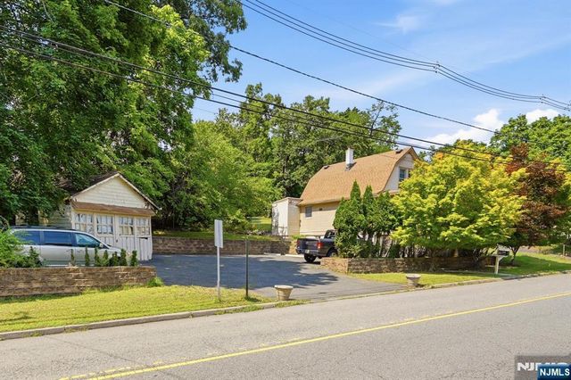 69 Linda Vista Avenue, North Haledon, NJ 07508
