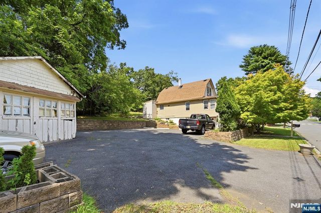 69 Linda Vista Avenue, North Haledon, NJ 07508