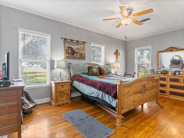 2613 State Highway 60 N, Bay City, TX 77414