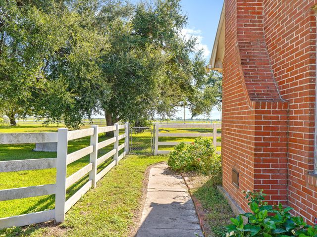 2613 State Highway 60 N, Bay City, TX 77414