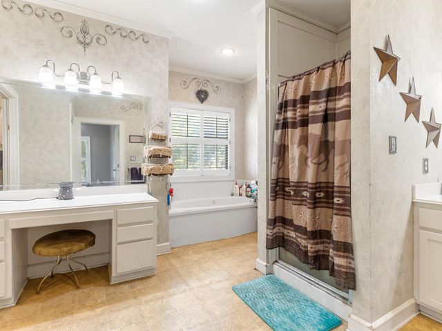 2613 State Highway 60 N, Bay City, TX 77414