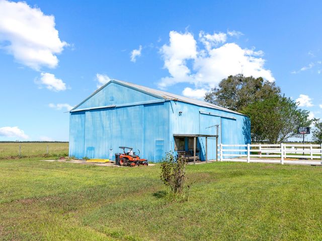 2613 State Highway 60 N, Bay City, TX 77414