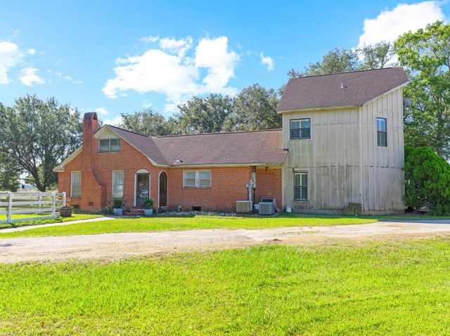 2613 State Highway 60 N, Bay City, TX 77414