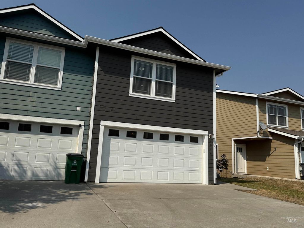 1014 Alturas, Moscow, ID 83843 photo 2