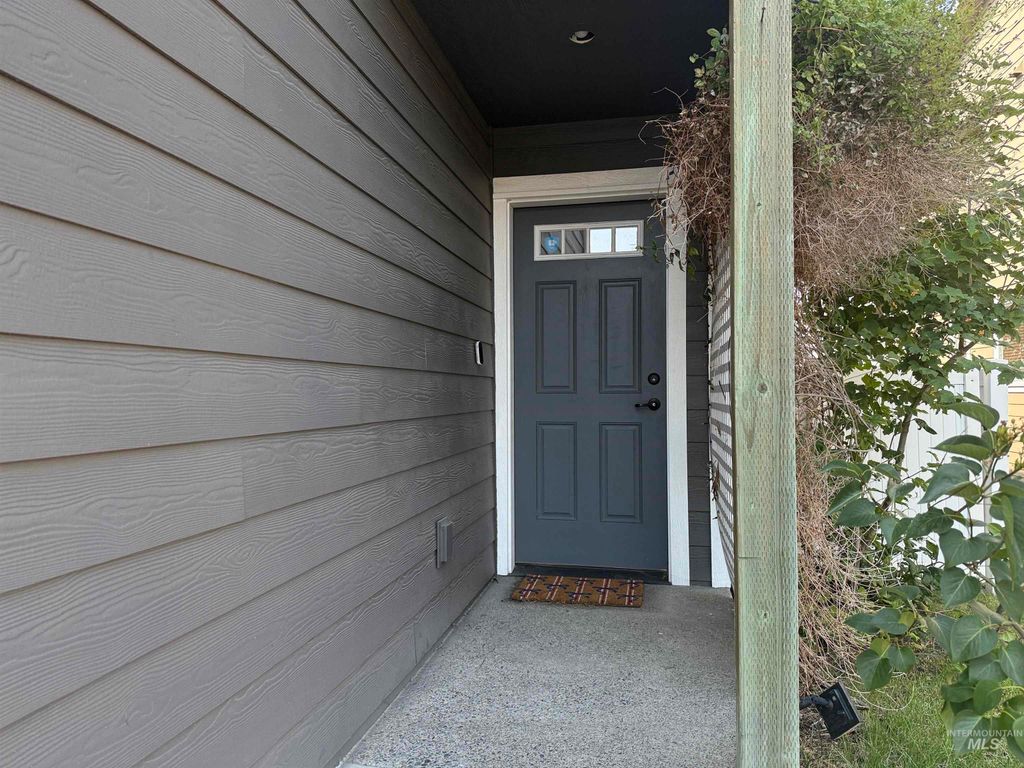 1014 Alturas, Moscow, ID 83843 photo 3