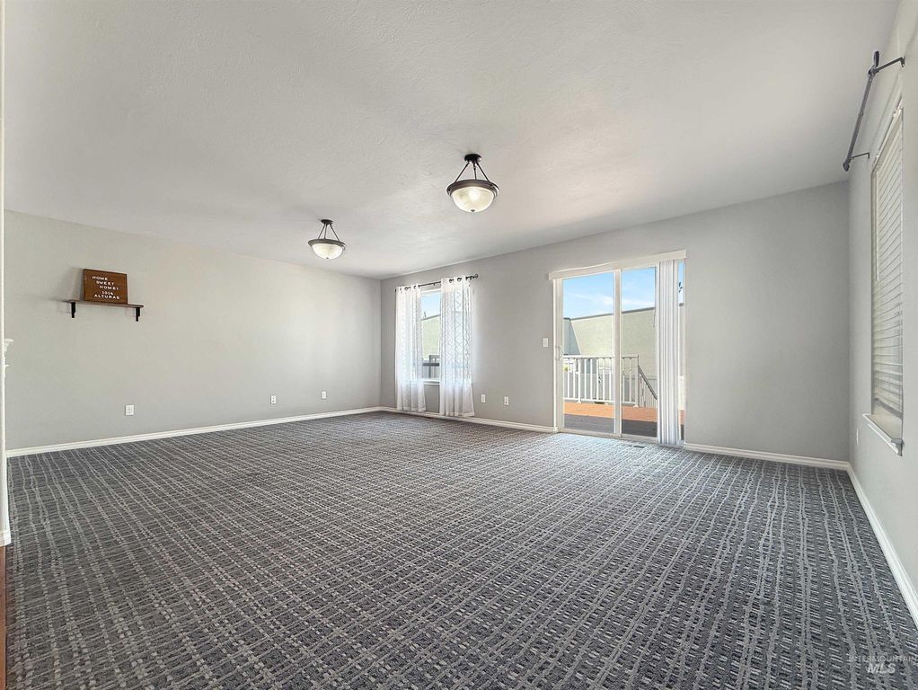 1014 Alturas, Moscow, ID 83843 photo 5